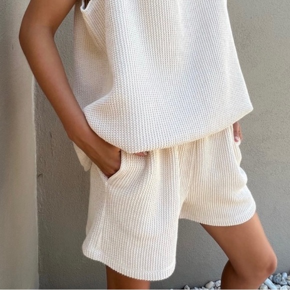 Na Nin Chloe Waffle Knit Textured Cream White Neutral Pull On Shorts Size Medium